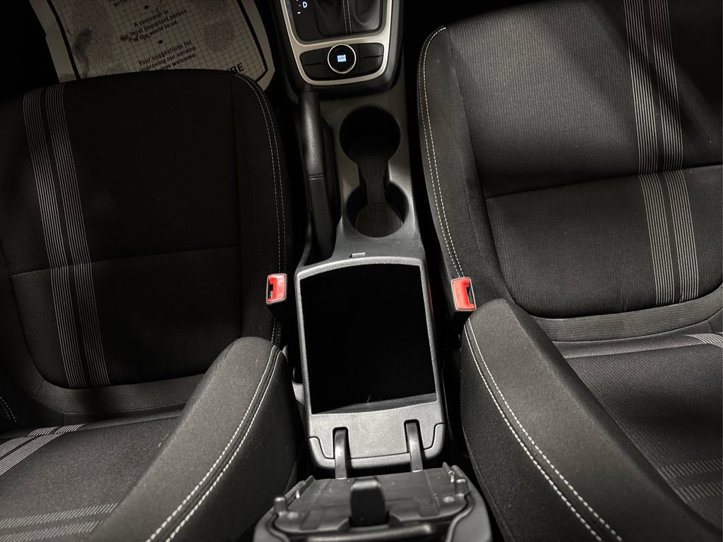 Used 2023 Hyundai Venue SEL w/ Cargo Package image 21