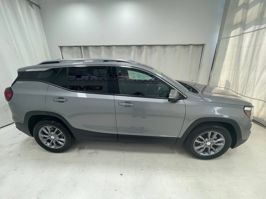 Used 2024 GMC Terrain SLT AWD/4WD image 4