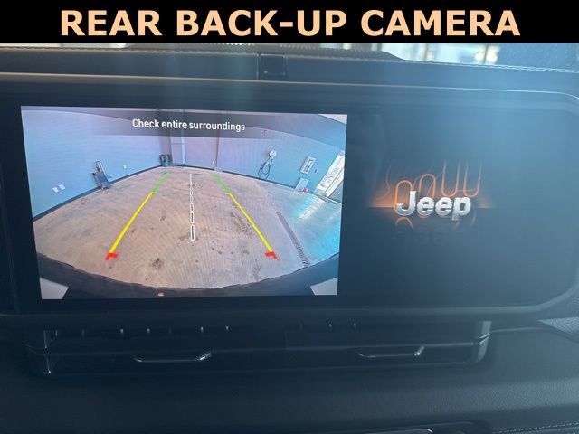 Used 2025 Jeep Wrangler Unlimited Rubicon AWD/4WD image 19