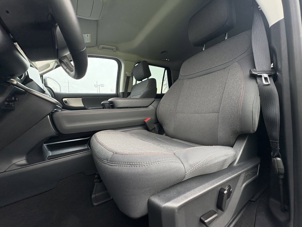 Certified 2025 Ford Expedition Active image 21