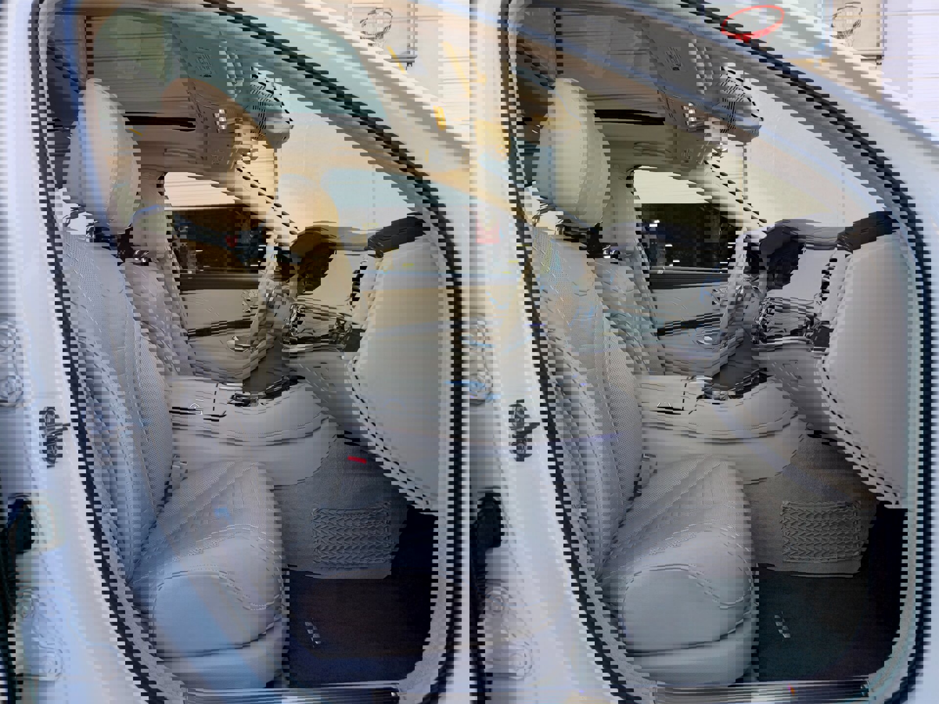 Used 2019 Mercedes-Benz S 560 Sedan image 26