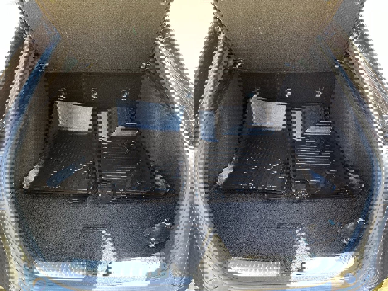 Used 2022 Kia Stinger GT1 image 27