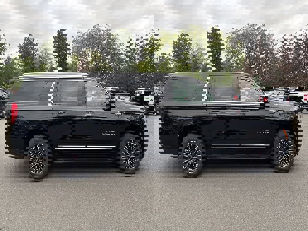 New 2026 GMC Yukon XL Elevation w/ LPO, Floor Liner Package image 8