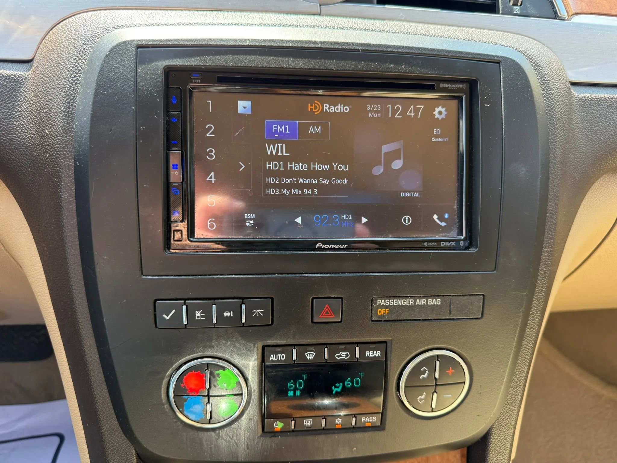 Used 2011 Buick Enclave CXL FWD image 23