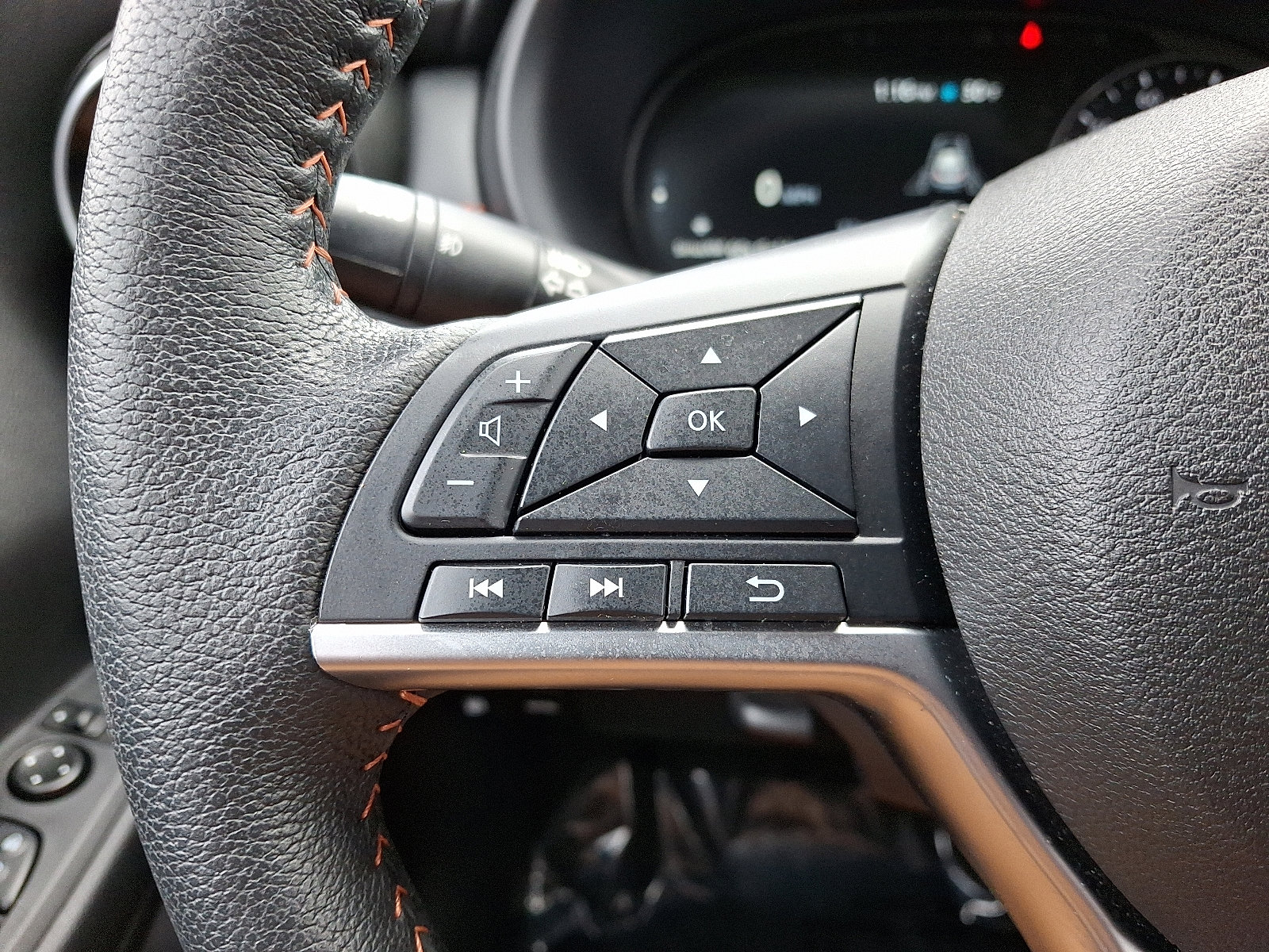 Certified 2024 Nissan Kicks SR w/ SR Premium Package image 20