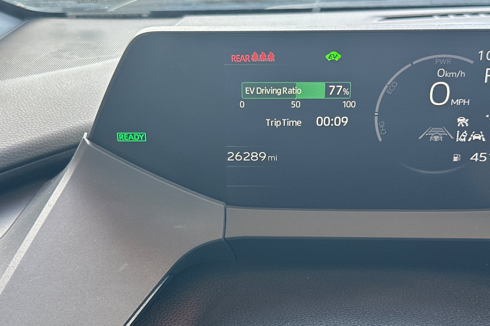 Used 2025 Toyota Prius LE FWD image 29
