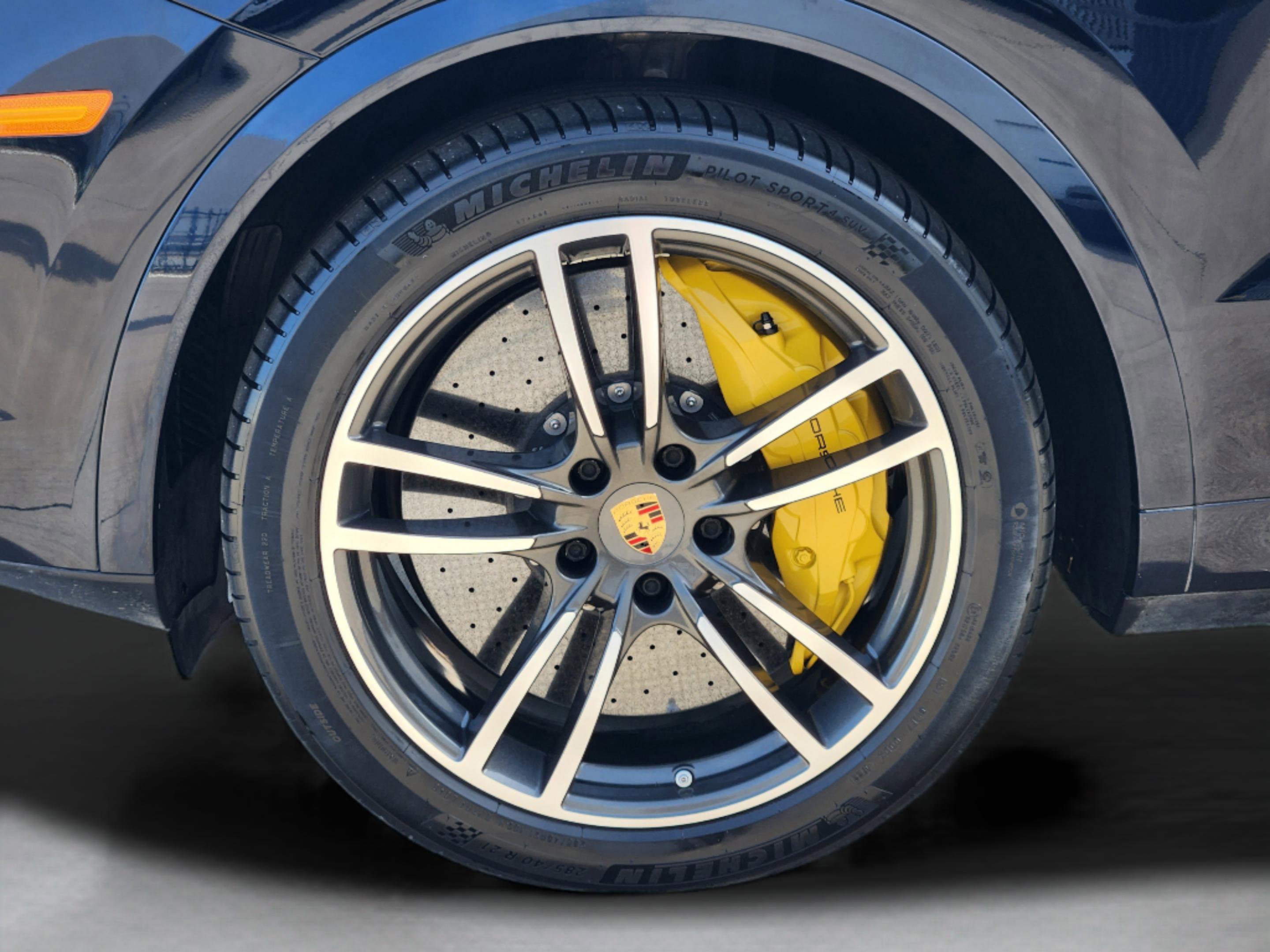 Used 2019 Porsche Cayenne Turbo image 9