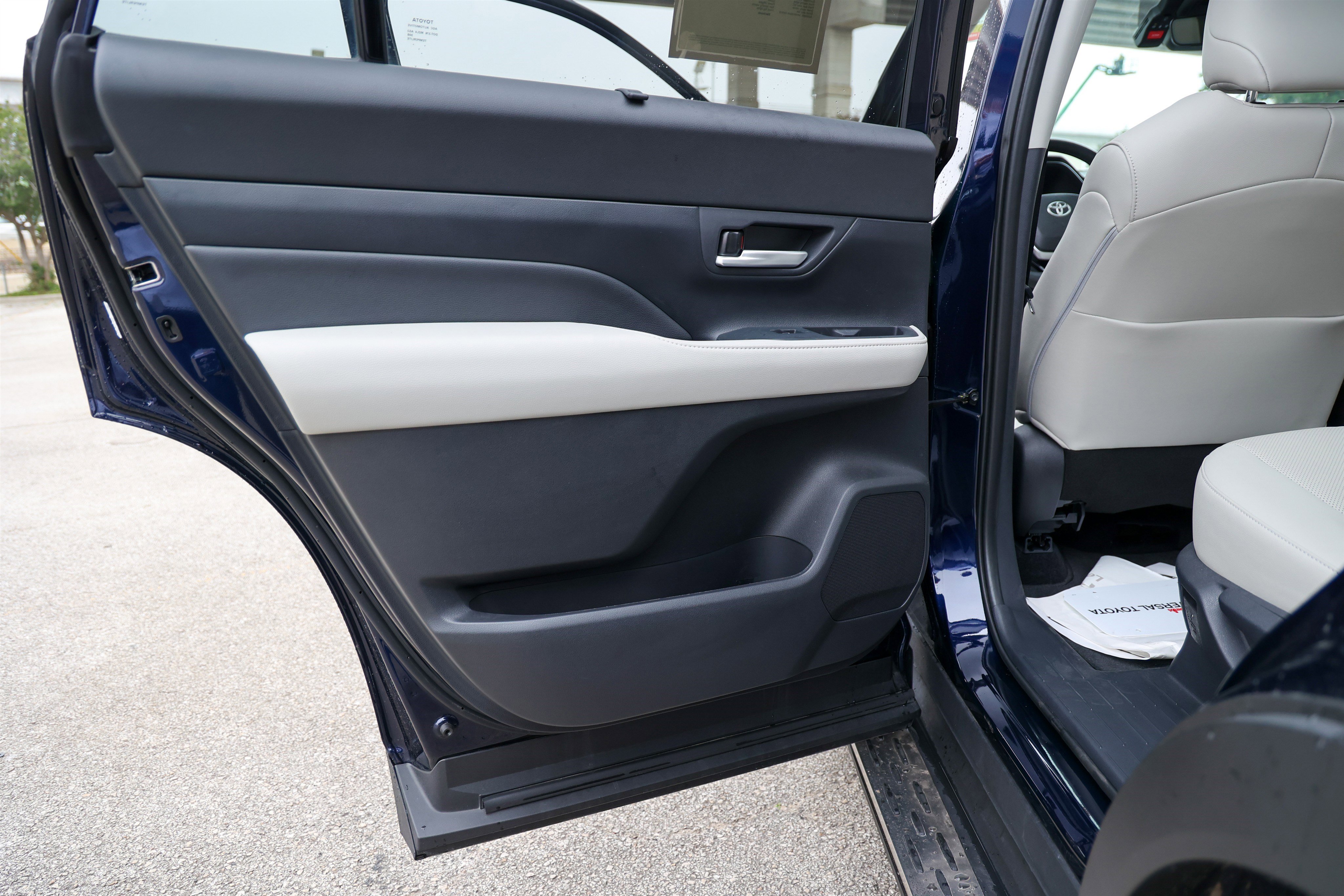 Certified 2025 Toyota Grand Highlander FWD image 41