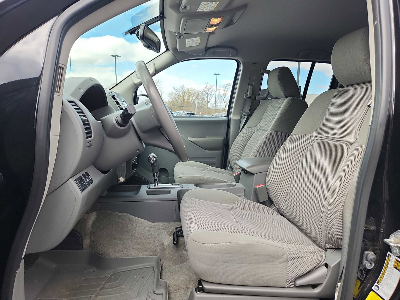 Used 2018 Nissan Frontier SV w/ Value Truck Package AWD/4WD image 13