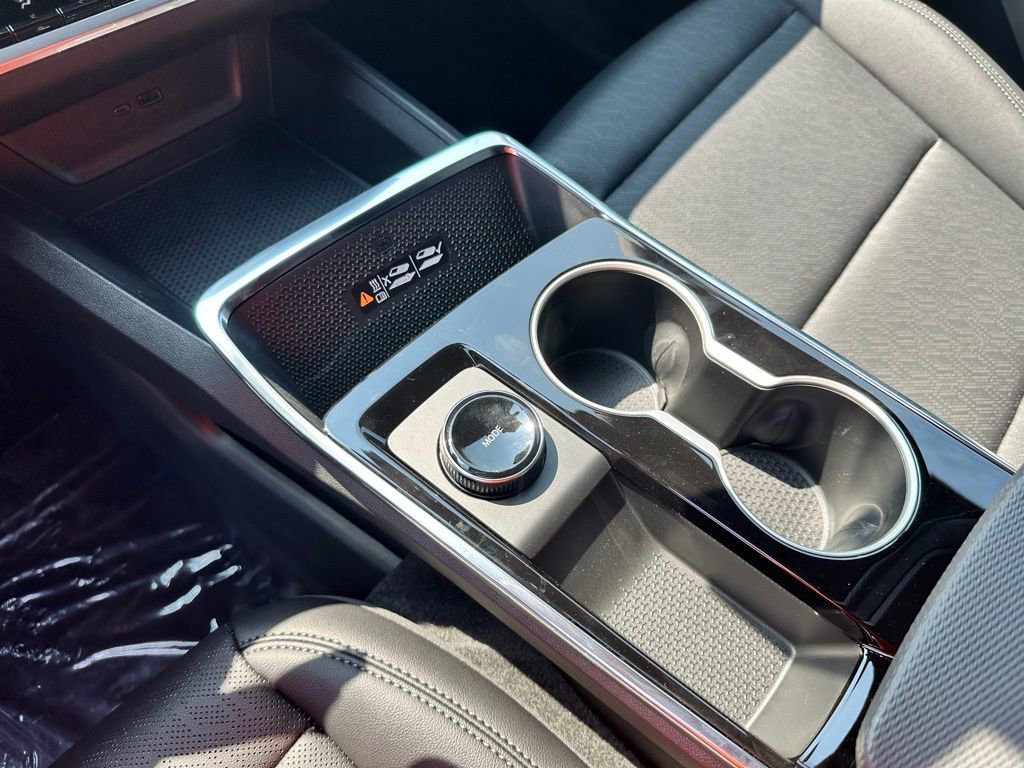 New 2026 Chevrolet Equinox LT w/ Convenience Package II image 24