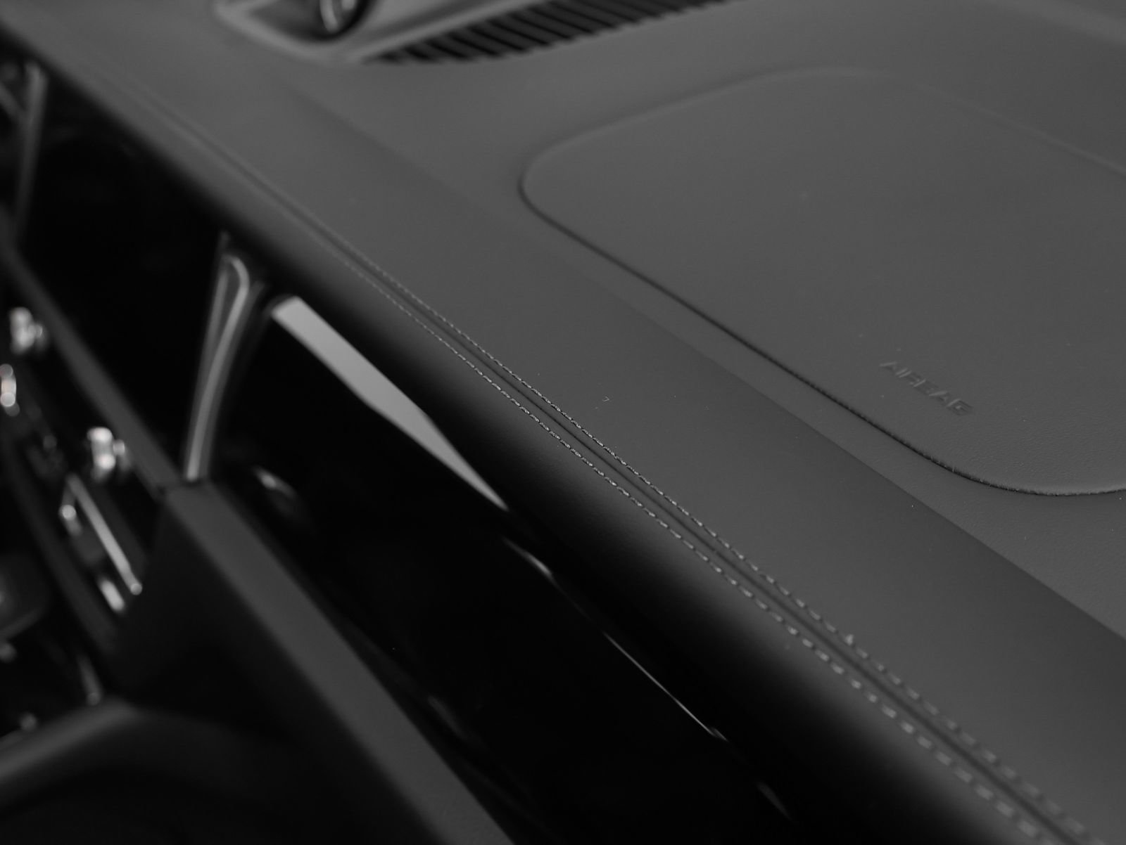 New 2026 Porsche Macan Turbo AWD/4WD image 26