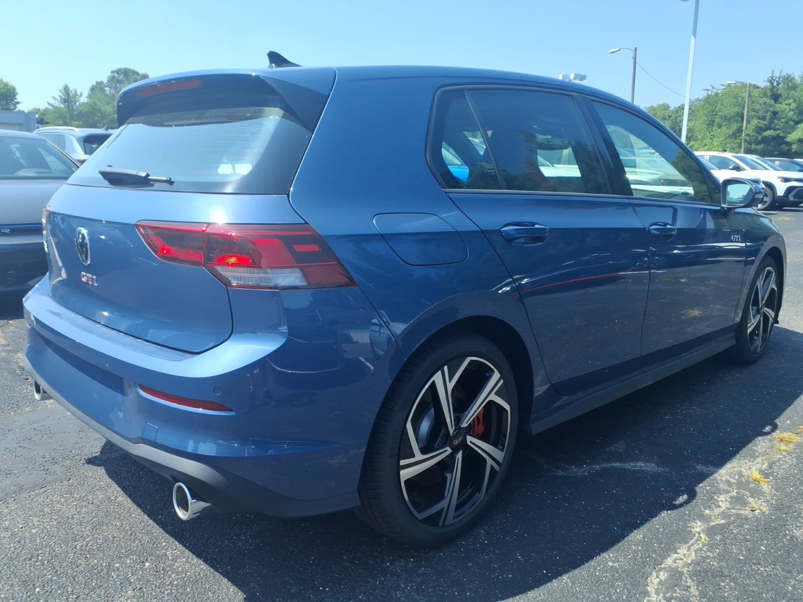 New 2026 Volkswagen GTI SE FWD image 2