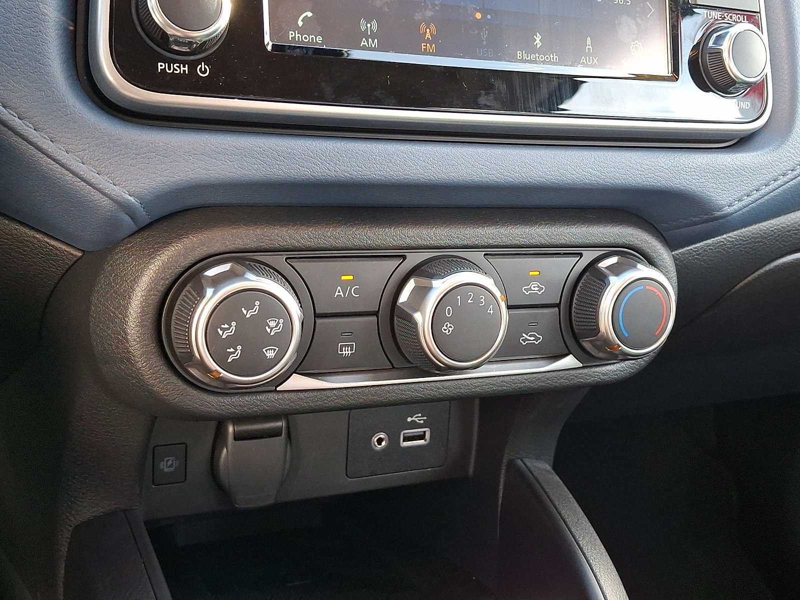 Certified 2025 Nissan Versa SV w/ Trunk Package FWD image 17