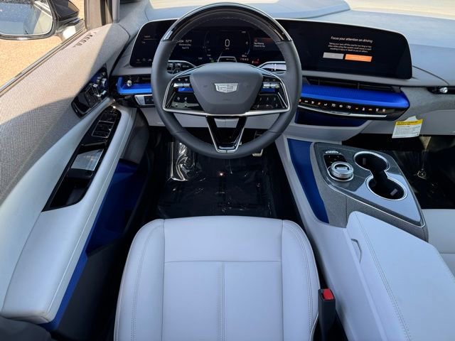 New 2025 Cadillac Optiq Luxury 1 image 14
