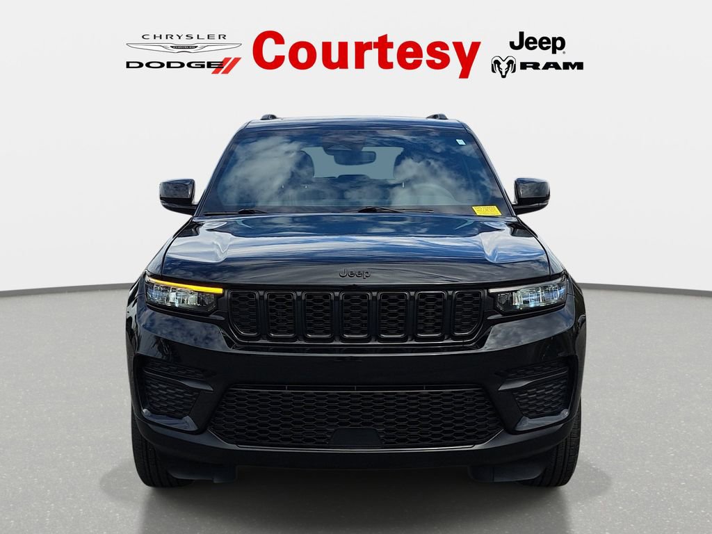 Certified 2024 Jeep Grand Cherokee Altitude AWD/4WD image 9