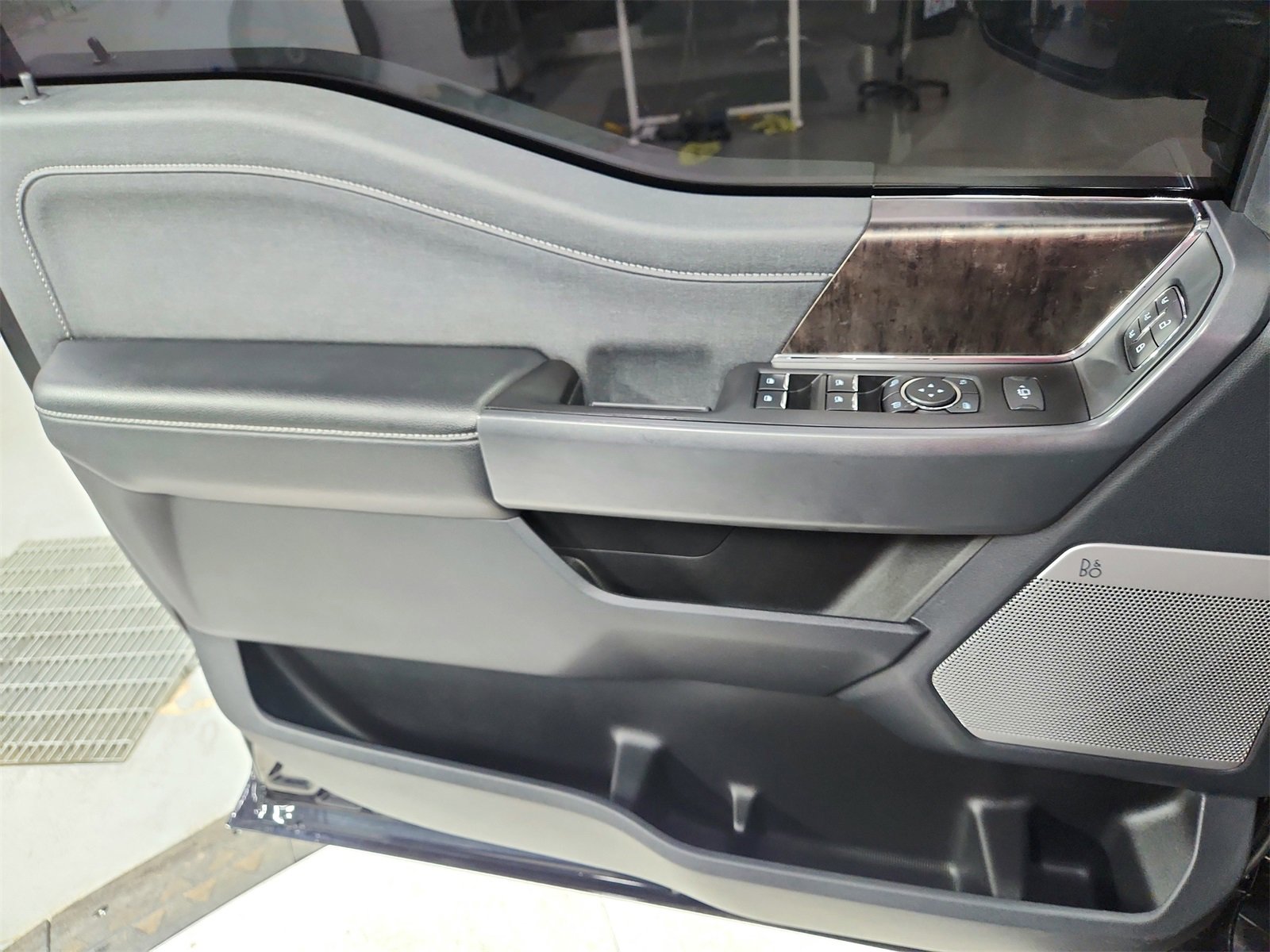 Used 2023 Ford F250 Lariat image 34