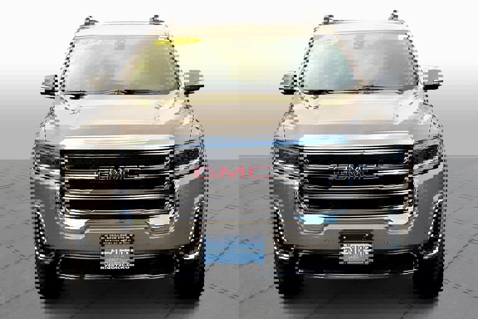 Certified 2023 GMC Acadia SLE w/ Driver Convenience Package image 3