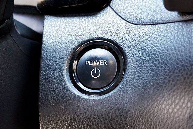 Used 2025 Toyota Camry SE FWD image 29