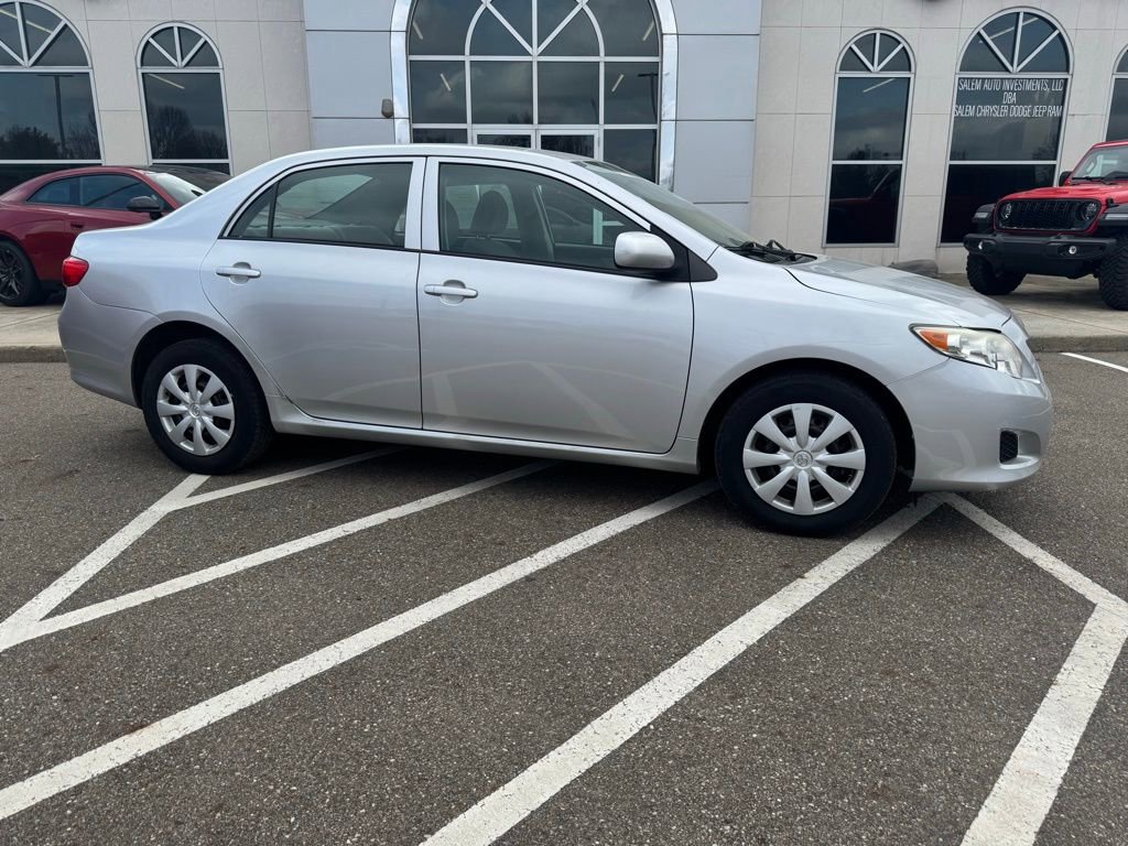 Used 2010 Toyota Corolla LE image 2