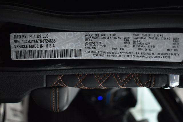 Used 2022 Jeep Grand Cherokee Summit w/ Luxury Tech Group V image 40