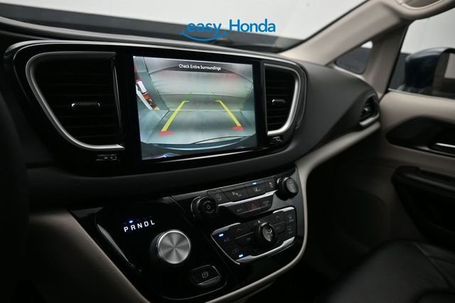 Used 2022 Chrysler Pacifica Touring-L FWD image 12