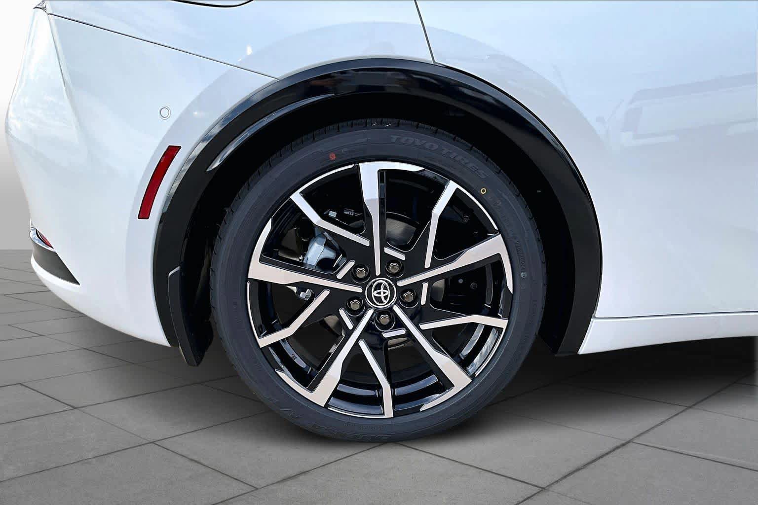 New 2026 Toyota Prius Plug-In Hybrid FWD image 11