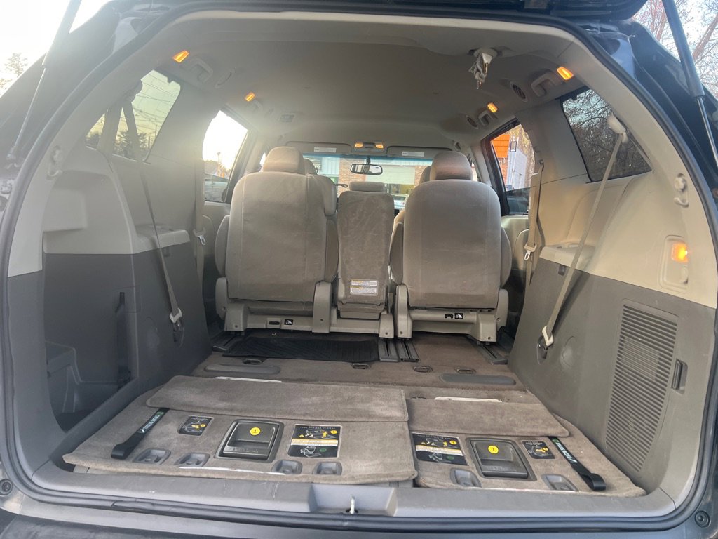 Used 2017 Toyota Sienna LE w/ Protection Package image 6