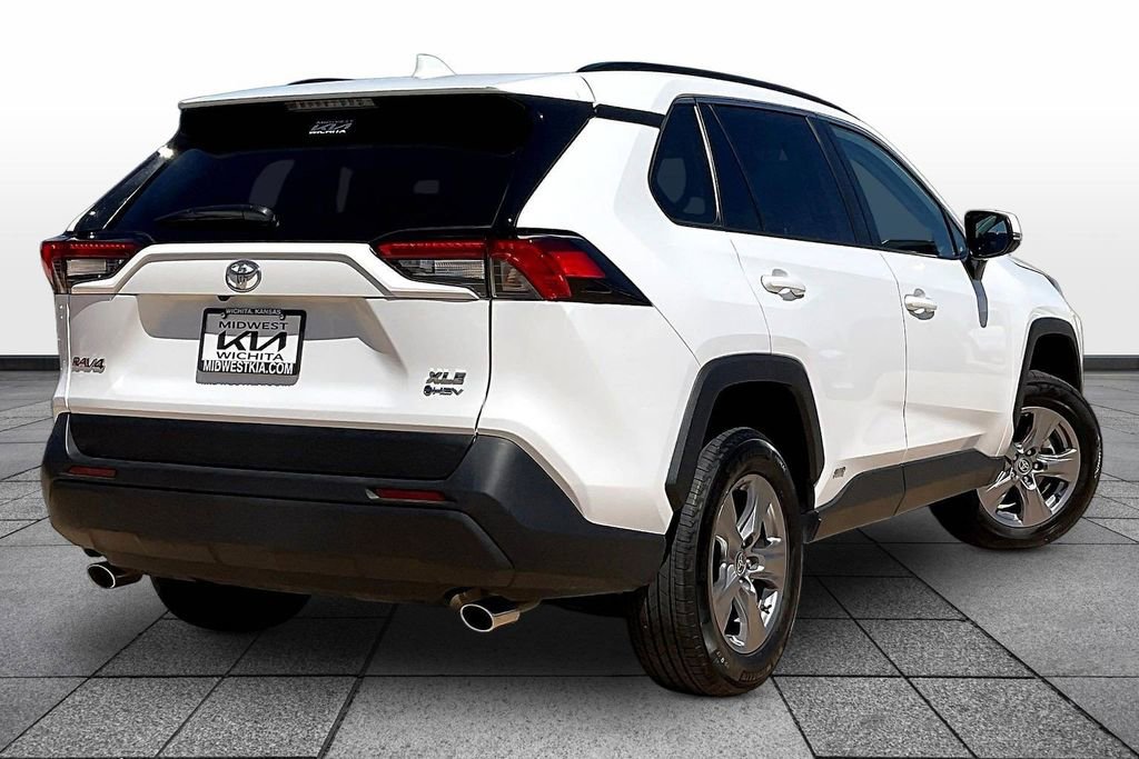 Used 2025 Toyota RAV4 XLE AWD/4WD image 13