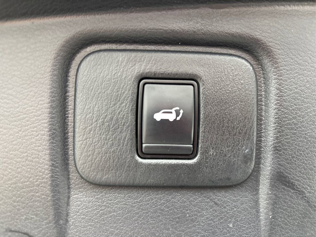 Used 2020 Nissan Murano SV image 14