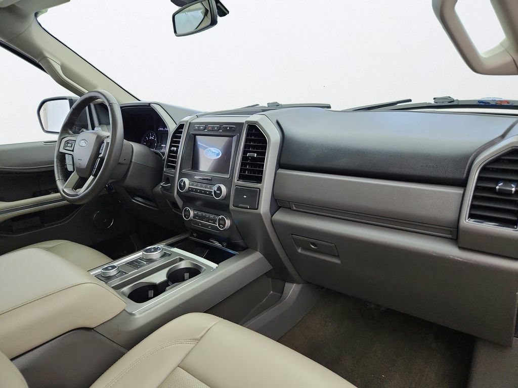 Used 2020 Ford Expedition XLT w/ Equipment Group 201A AWD/4WD image 28
