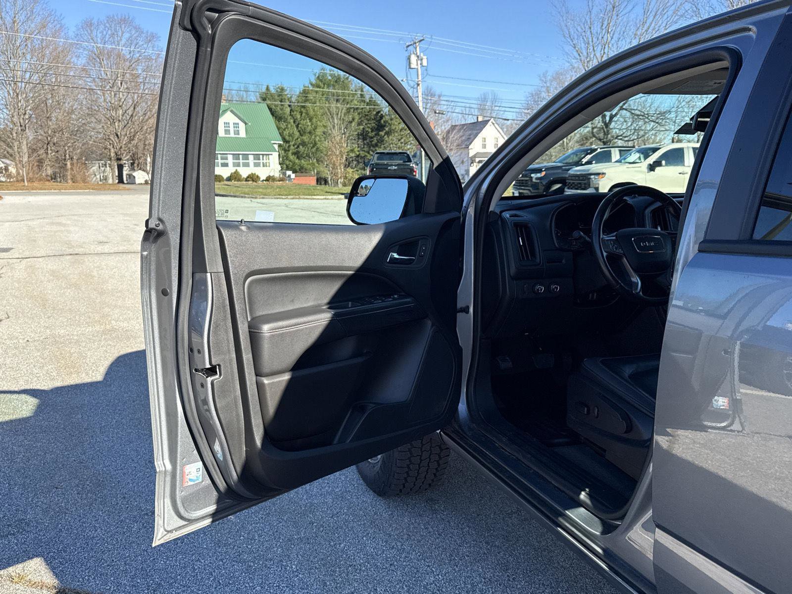 Used 2022 GMC Canyon AT4 w/ Trailering Package image 11