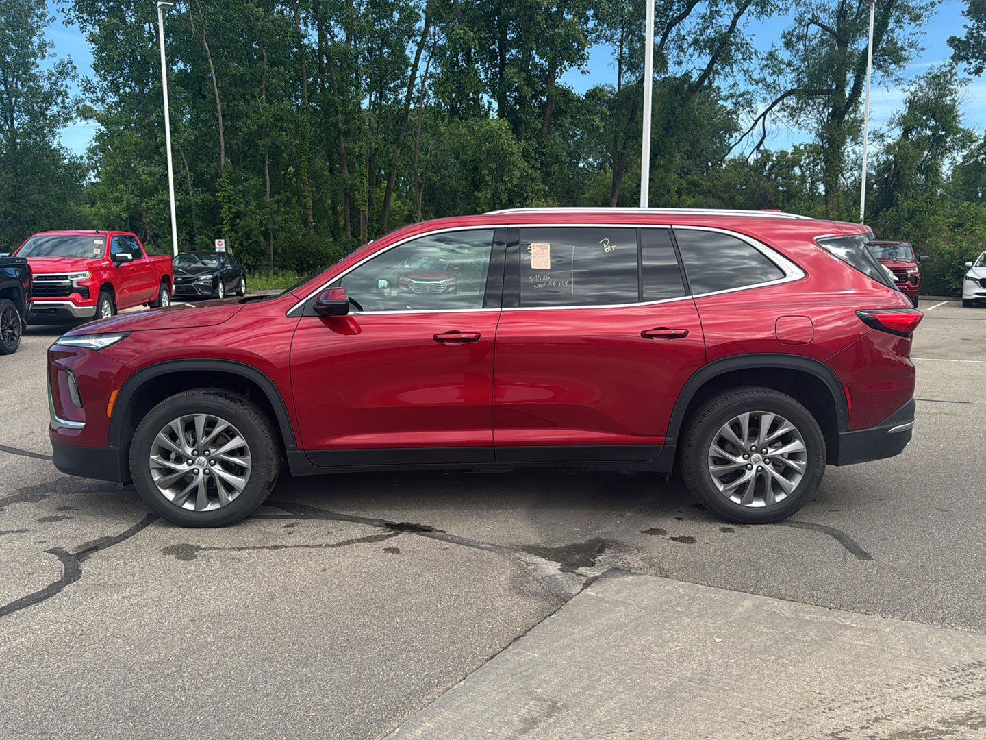 Used 2026 Buick Enclave Preferred AWD/4WD image 2