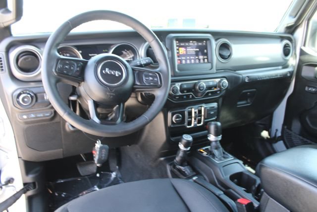 Used 2023 Jeep Wrangler Unlimited AWD/4WD image 16
