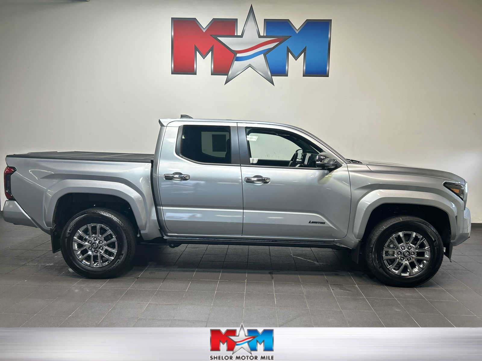 Used 2024 Toyota Tacoma Limited w/ Limited Package (LT)
