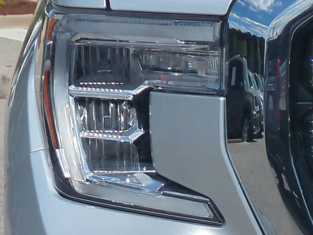 Used 2020 GMC Sierra 1500 SLT w/ SLT Premium Plus Package AWD/4WD image 9
