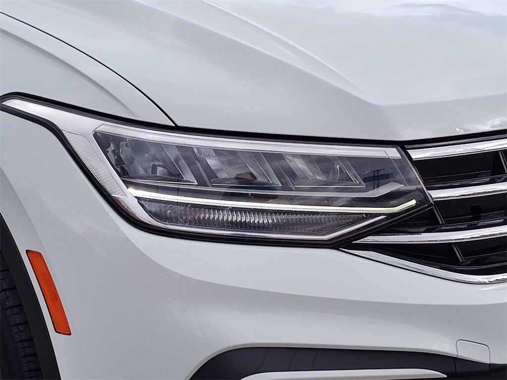 Used 2022 Volkswagen Tiguan SE image 17