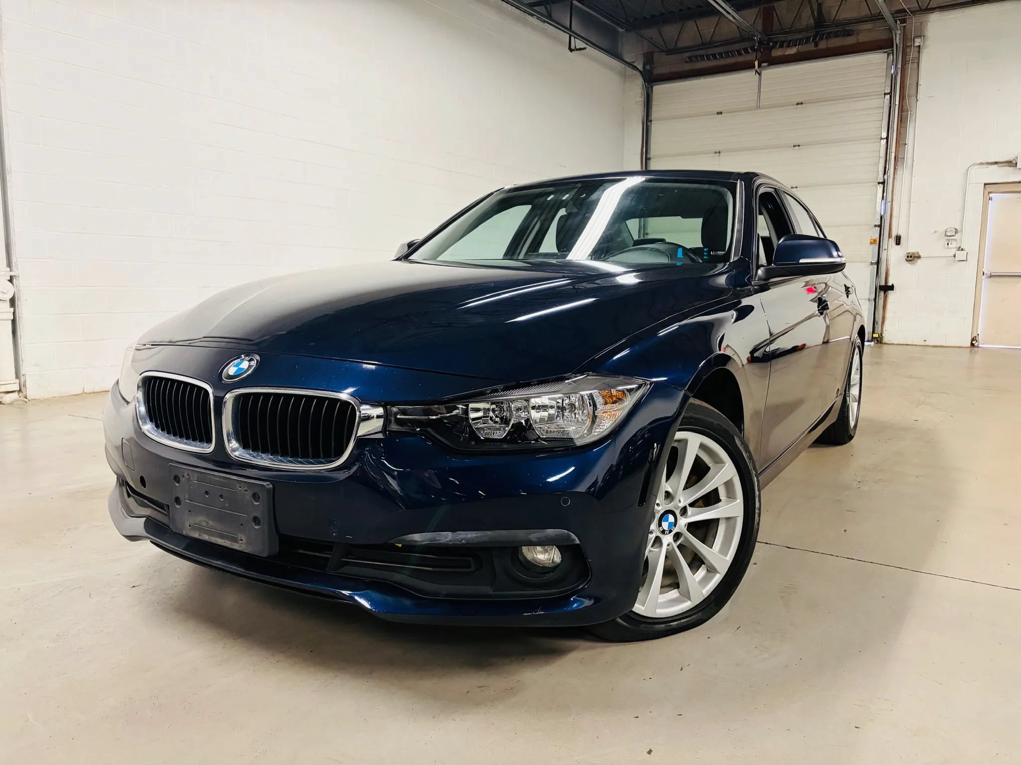 Used 2016 BMW 320i xDrive Sedan AWD/4WD image 1