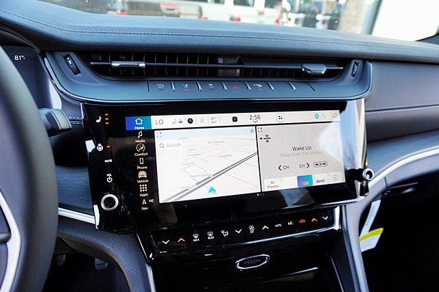 New 2026 Jeep Grand Cherokee Limited w/ Luxury Tech Group II image 30