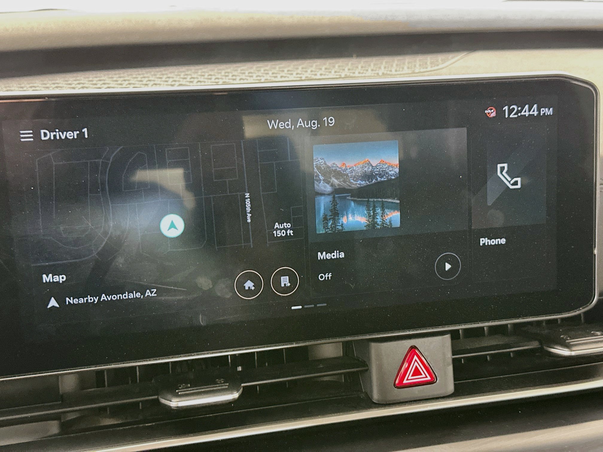 Used 2025 Kia Carnival FWD image 21