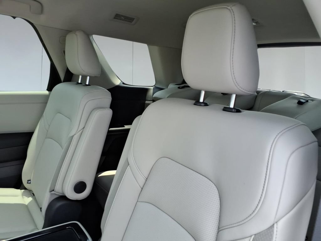New 2026 Nissan Pathfinder SL w/ SL Premium Package FWD image 12