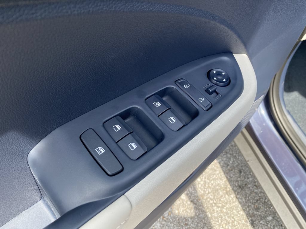 New 2026 Hyundai Venue SEL FWD image 18