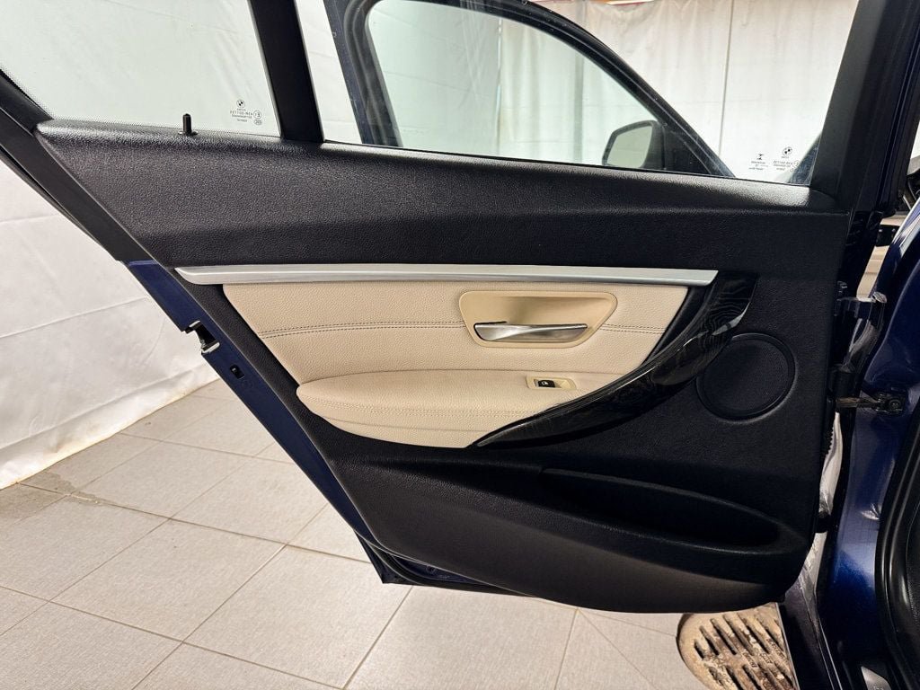 Used 2016 BMW 328i xDrive Sedan AWD/4WD image 16