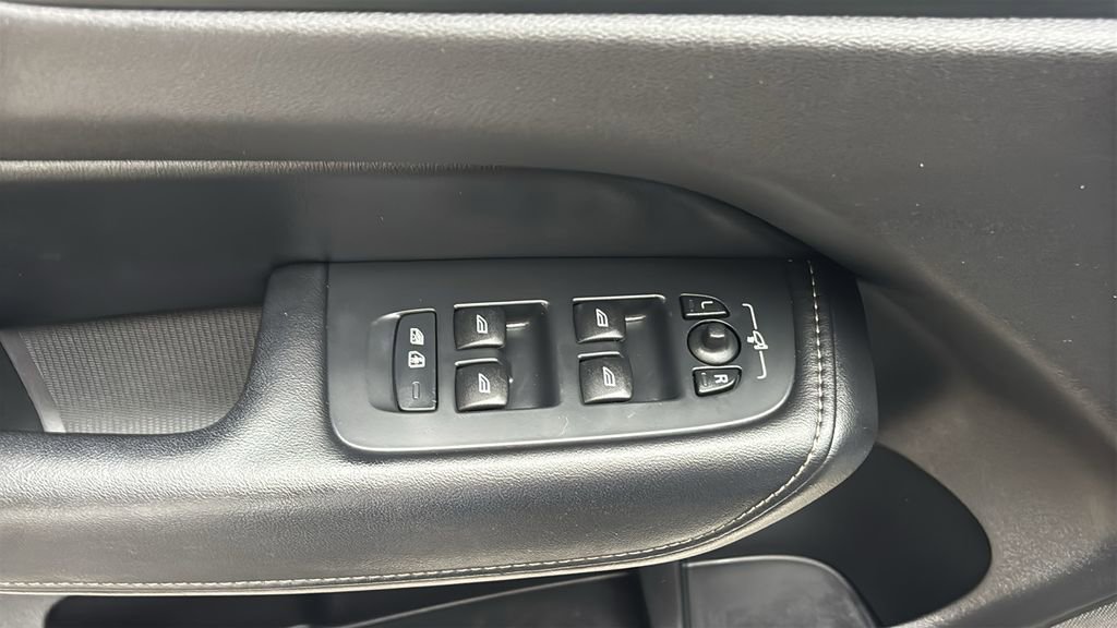 Used 2021 Volvo XC60 T5 Inscription w/ Climate Package image 13