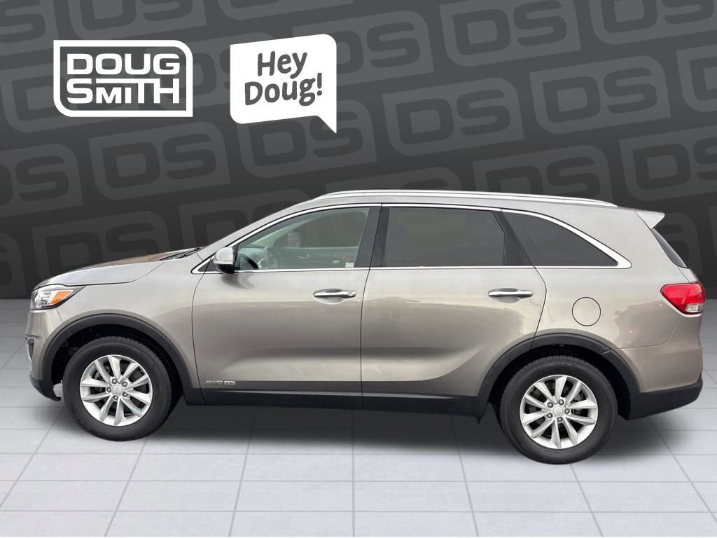 Used 2016 Kia Sorento LX image 2