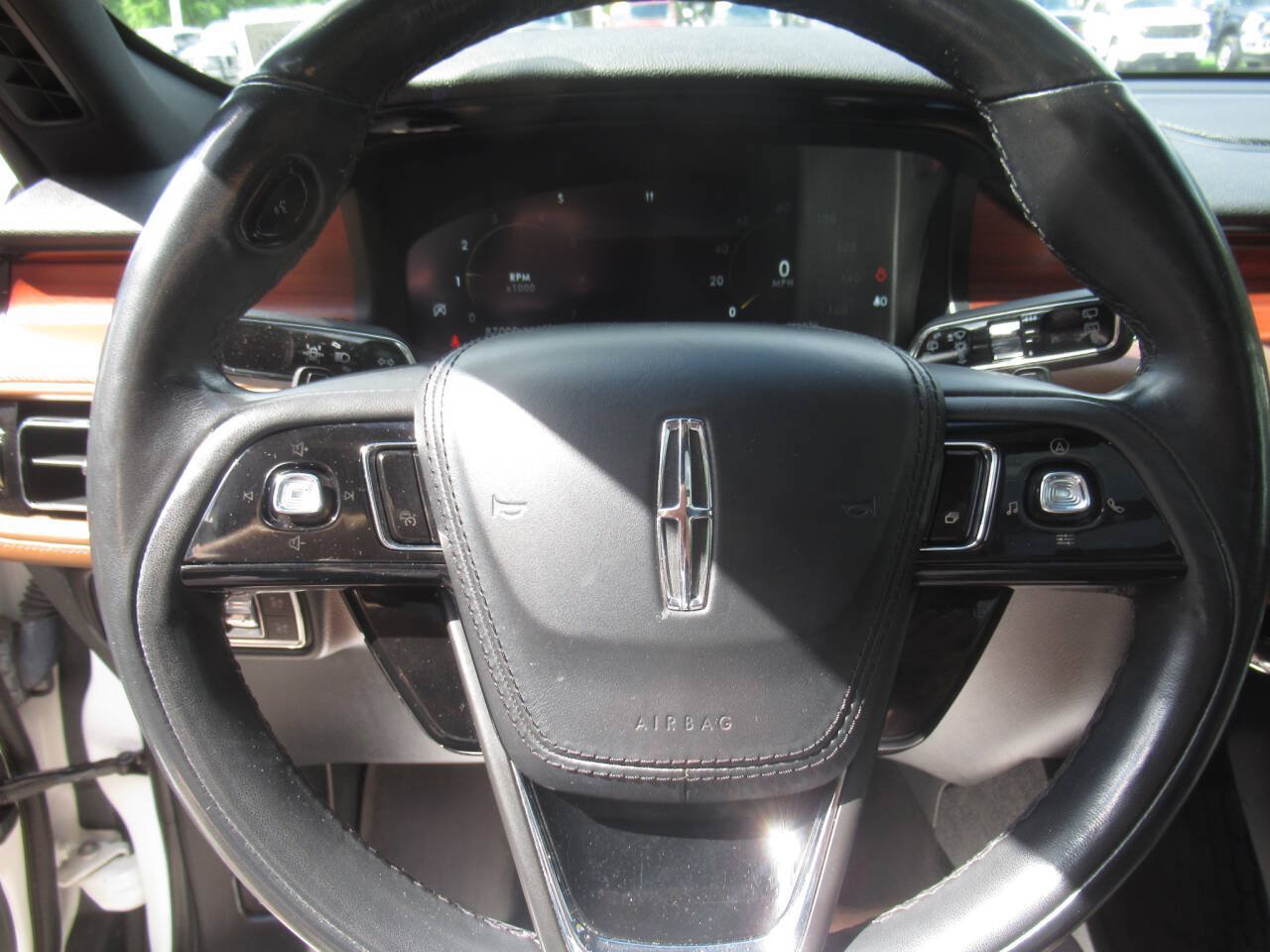 Used 2021 Lincoln Aviator Reserve w/ Equipment Group 208A AWD/4WD image 27
