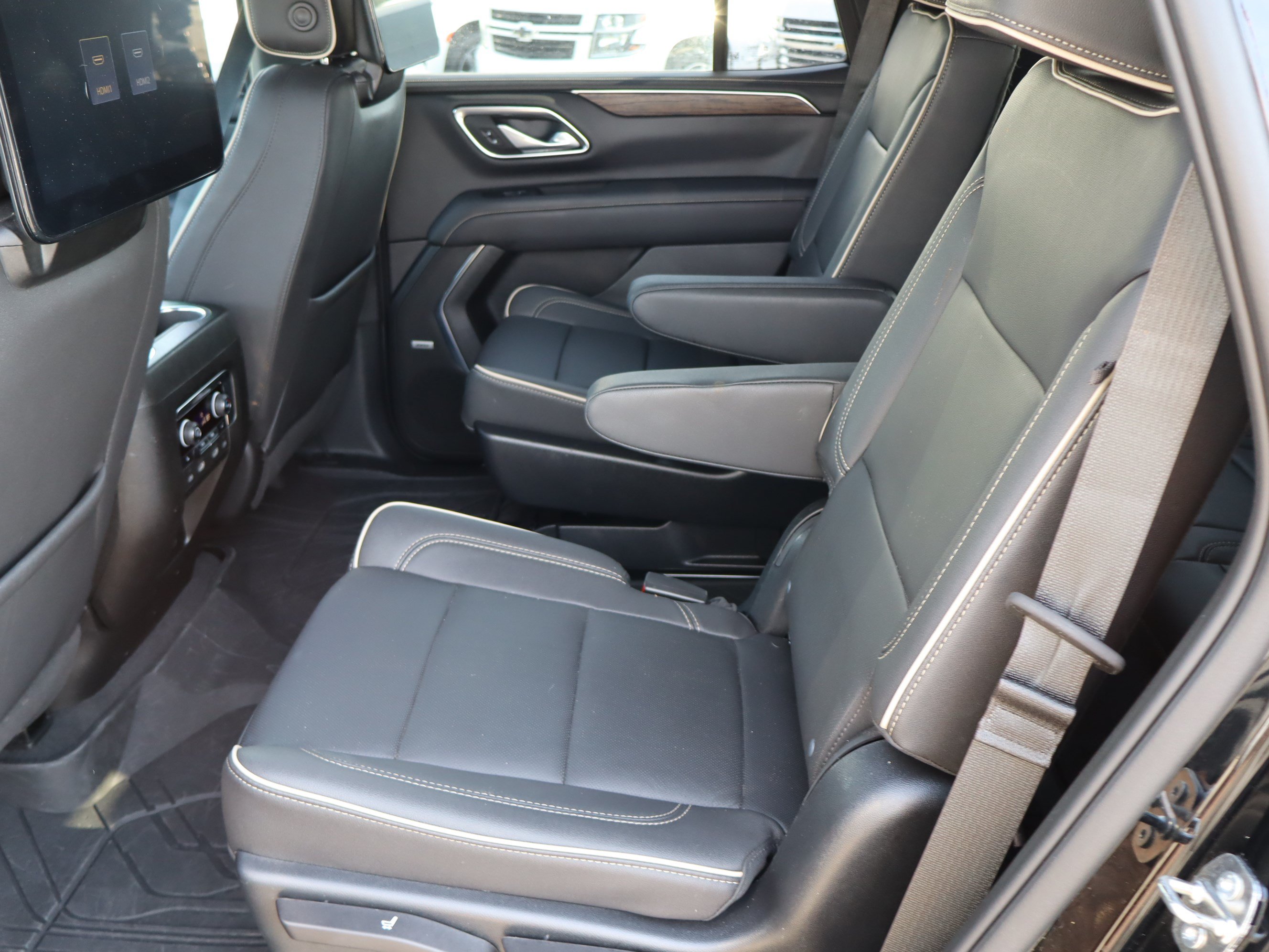 Used 2023 Chevrolet Tahoe Premier w/ Premium Package 2 AWD/4WD image 34