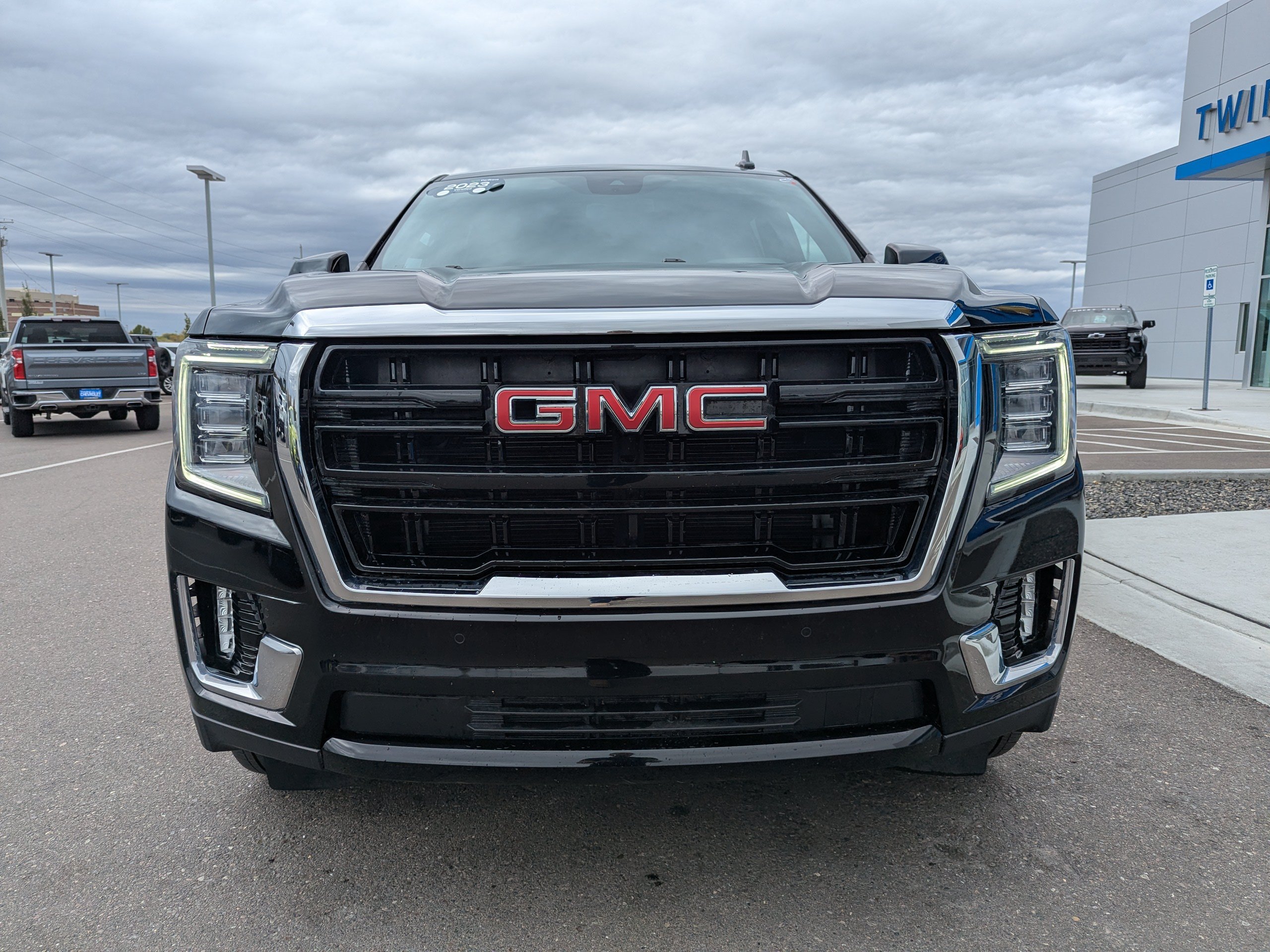 Certified 2023 GMC Yukon SLE w/ Gmc Pro Safety Plus Package AWD/4WD image 4
