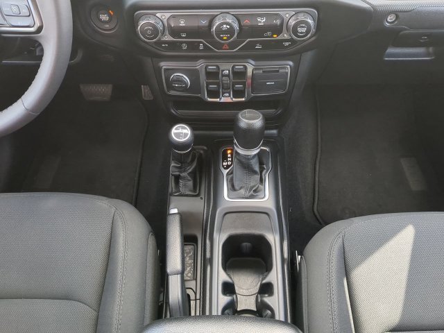 Used 2023 Jeep Gladiator Sport AWD/4WD image 20