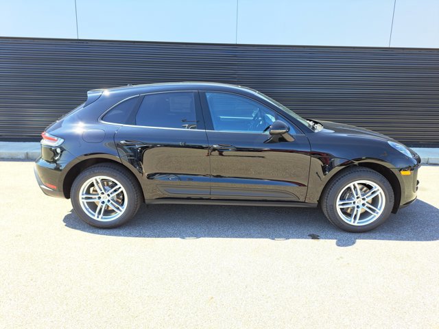 Used 2025 Porsche Macan AWD/4WD image 8