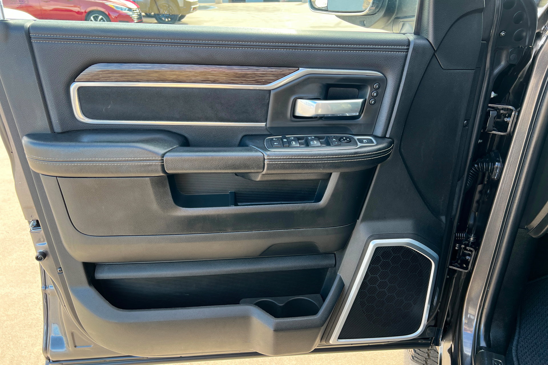 Used 2020 RAM 2500 Laramie image 14